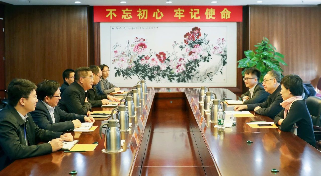 薑仁鋒會見中國國新黨委委員、總會計師劉學詩 